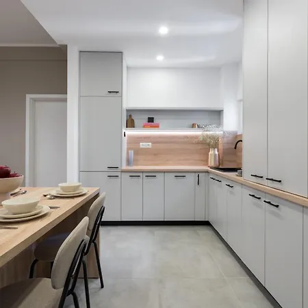 Cismigui Park 2 Bedrooms 16 Apartment *