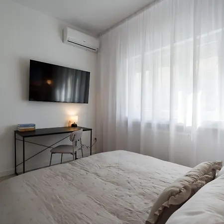 Apartment Cismigui Park 2 Bedrooms 16